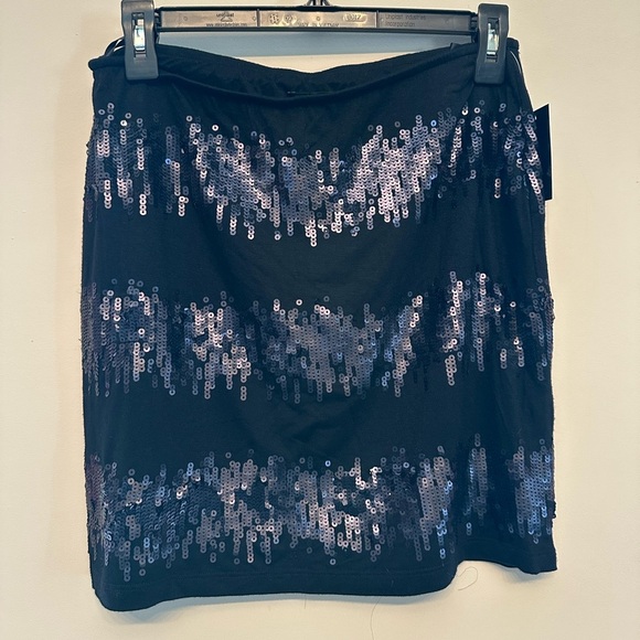 NWT Tart Black Sequin Mini Skirt -Large - Picture 1 of 5